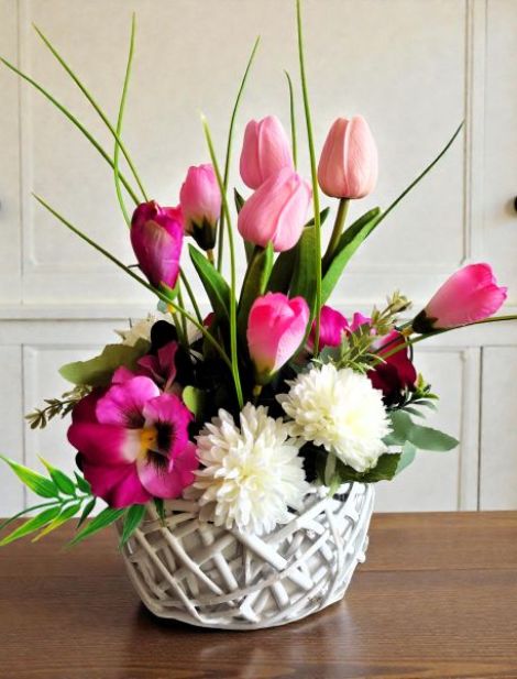 Aranjament floral cu lalele