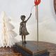 Fata cu balon-statueta din bronz 