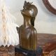 Fata cu fluturi-bust din bronz cu un soclu din mar