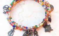 bratara boho multicolora cu charmuri 