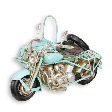 Model motocicleta cu atas