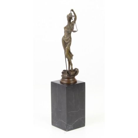 Justitia - statueta din bronz pe un soclu din marm