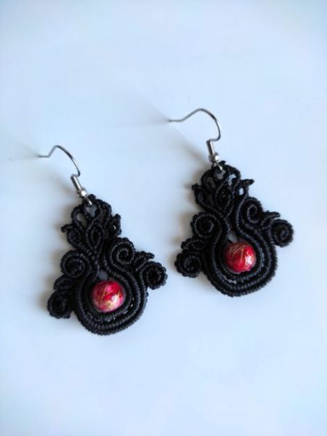 Cercei macrame negri