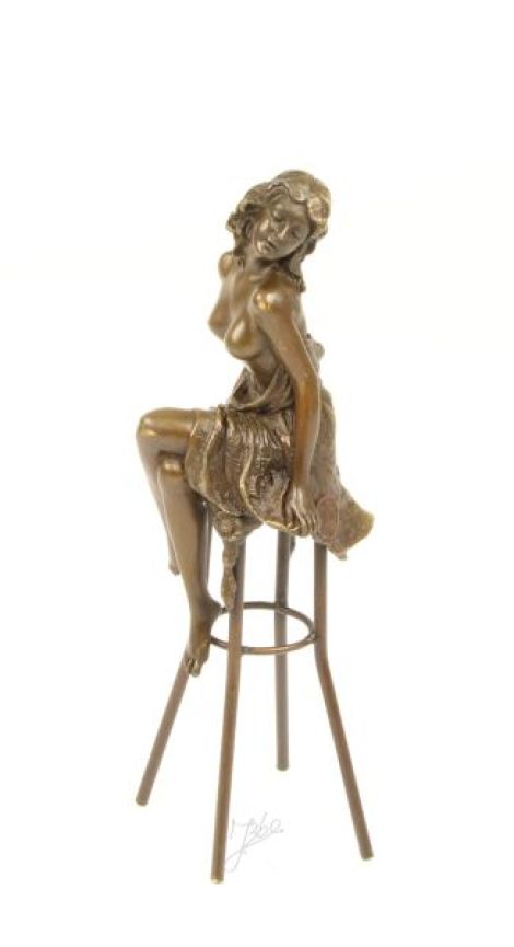 Doamna la bar-statueta bronz pe un soclu din marmu