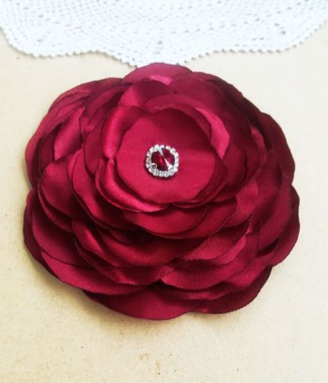 Brosa floare grena gigant cu cristale 17 cm