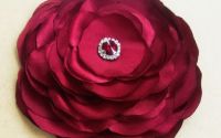 Brosa floare grena gigant cu cristale 17 cm