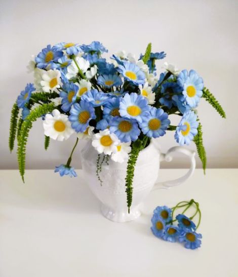 Aranjament floral White and Blue