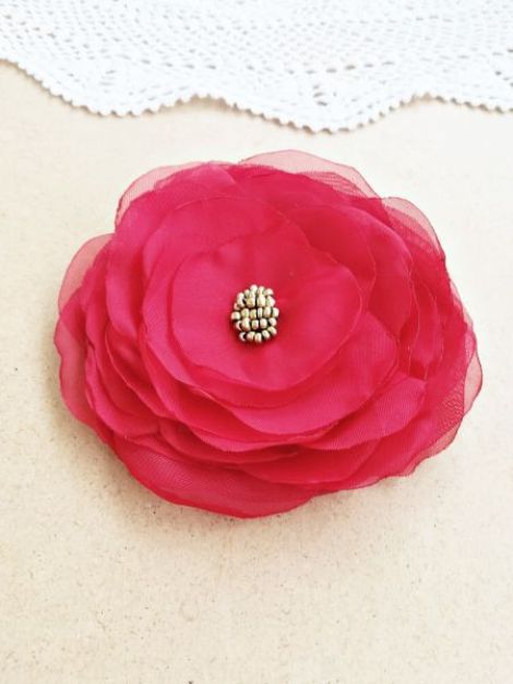 Brosa floare rosie voal 11 cm