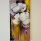 Flori albe pe fundal abstract