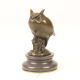 Bufnita-statueta din bronz pe un soclu din marmura