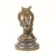 Bufnita-statueta din bronz pe un soclu din marmura