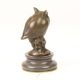 Bufnita-statueta din bronz pe un soclu din marmura