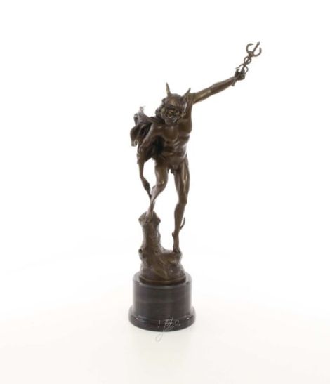 Mercur legandu-si sandalele-statueta din bronz