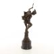 Mercur legandu-si sandalele-statueta din bronz