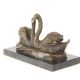 Lebede-statueta din bronz pe un soclu din marmura