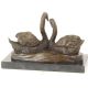 Lebede-statueta din bronz pe un soclu din marmura