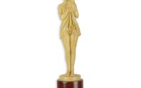 Fata trista-statueta din lemn 