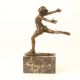 Finish-statueta din bronz cu un soclu din marmura