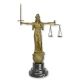 Justitia-statueta din bronz cu un soclu marmura