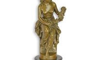 Bacanta-statueta din bronz cu un soclu din marmura