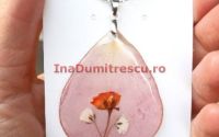 Colier cu FLORI NATURALE si rasina epoxidica 