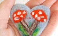 Brosa impaslita INIMIOARA ALBASTRA CU CIUPERCUTE