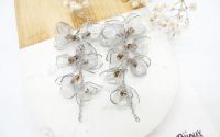 Cercei handmade unicat Flori delicate din plastic 