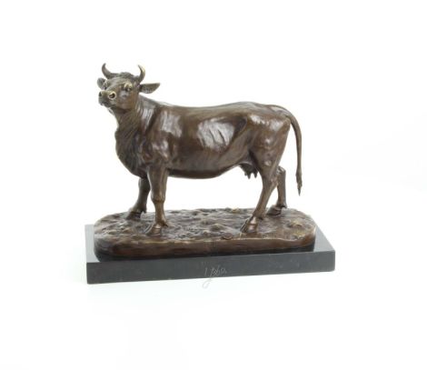 Vaca-statueta din bronz masiv