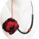 colier floral rosu si negru