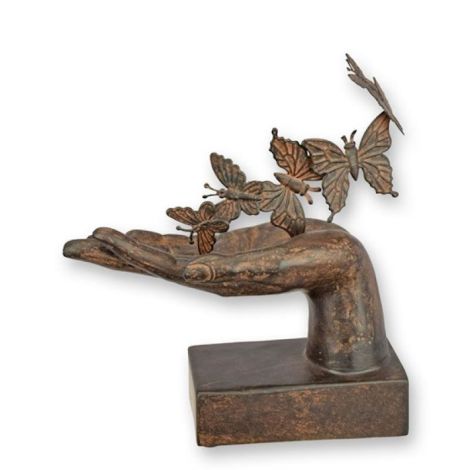 Mana cu fluturi-statueta din rasini speciale