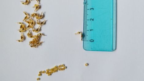 Capete nod bijuterii si margele de pozitionare 