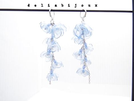 Cercei handmade unicat Flori delicate din plastic 