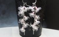 Cercei handmade unicat Flori delicate din plastic 