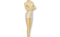 Fata pe plaja-figurina decorativa din rasini