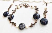 set regalit si perle bleumarin alb