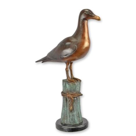 Pescarus pe un stalp-statueta din bronz
