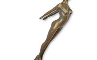 Femeie nud-statueta din bronz cu un soclu din marm