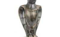 Vultur-statueta din fonta cu un soclu din lemn