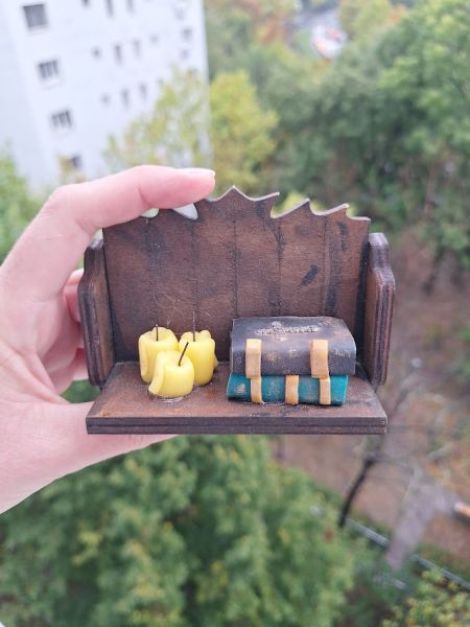 Raft cu carti magnet de frigider