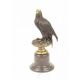 Vultur-statueta din bronz pe soclu din marmura