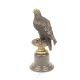 Vultur-statueta din bronz pe soclu din marmura