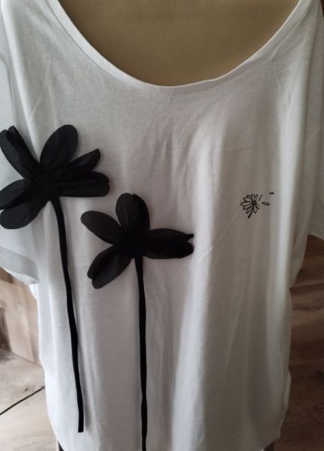 Tricou flori
