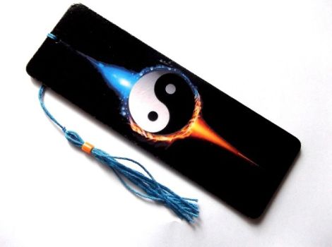 semn de carte cu Yin Yang