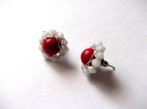 cercei howlite rosu