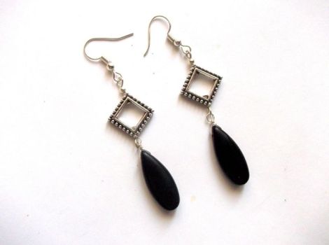 cercei howlite negru