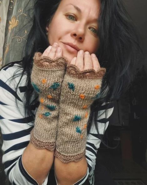 Fingerless glives
