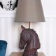 Lampa de masa cu un bust de cal