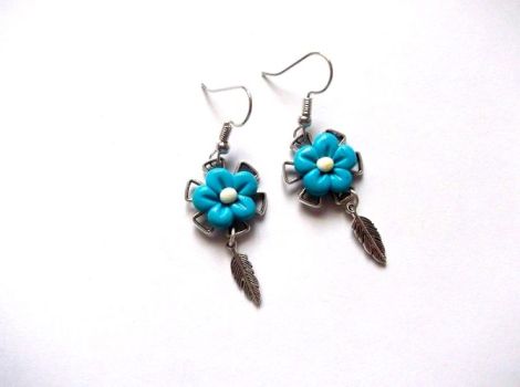 cercei fimo cu flori bleu