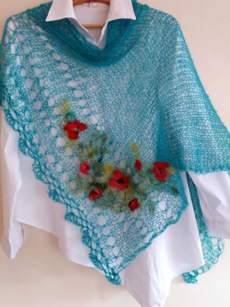 Poncho tricotat manual