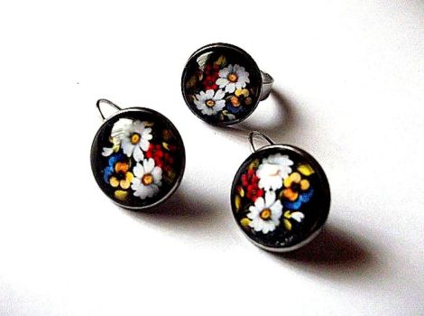 Set cu sticla cu motiv floral 